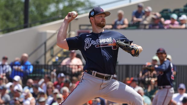 Atlanta Braves starting pitcher Mike Soroka (40).